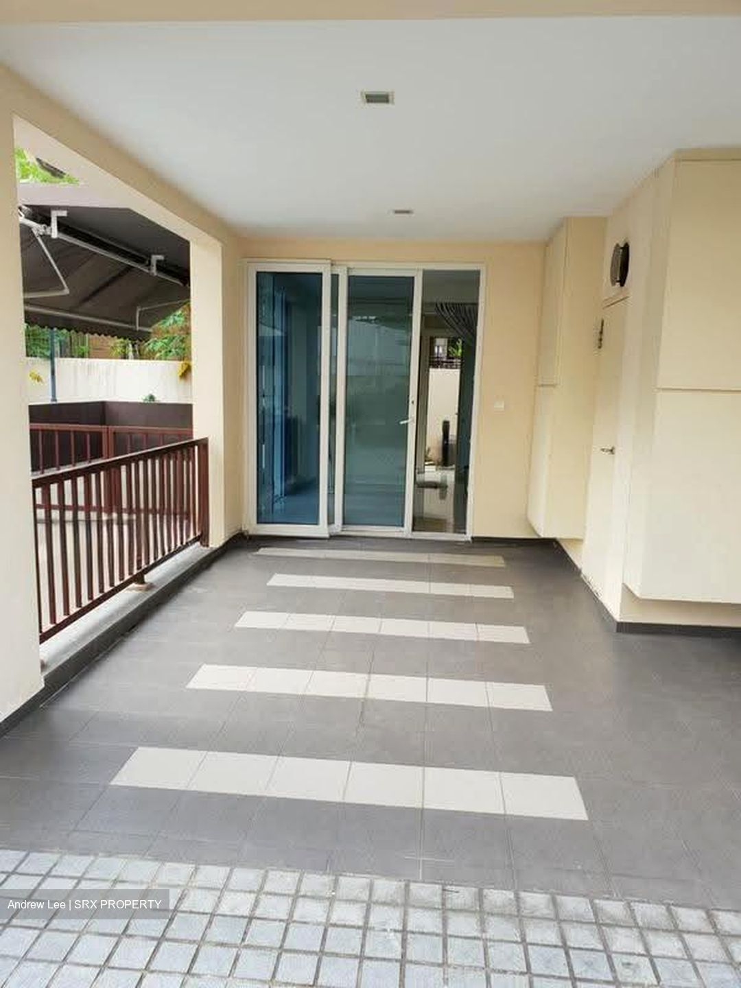 Sovereign @ Simon (D19), Terrace #622650681